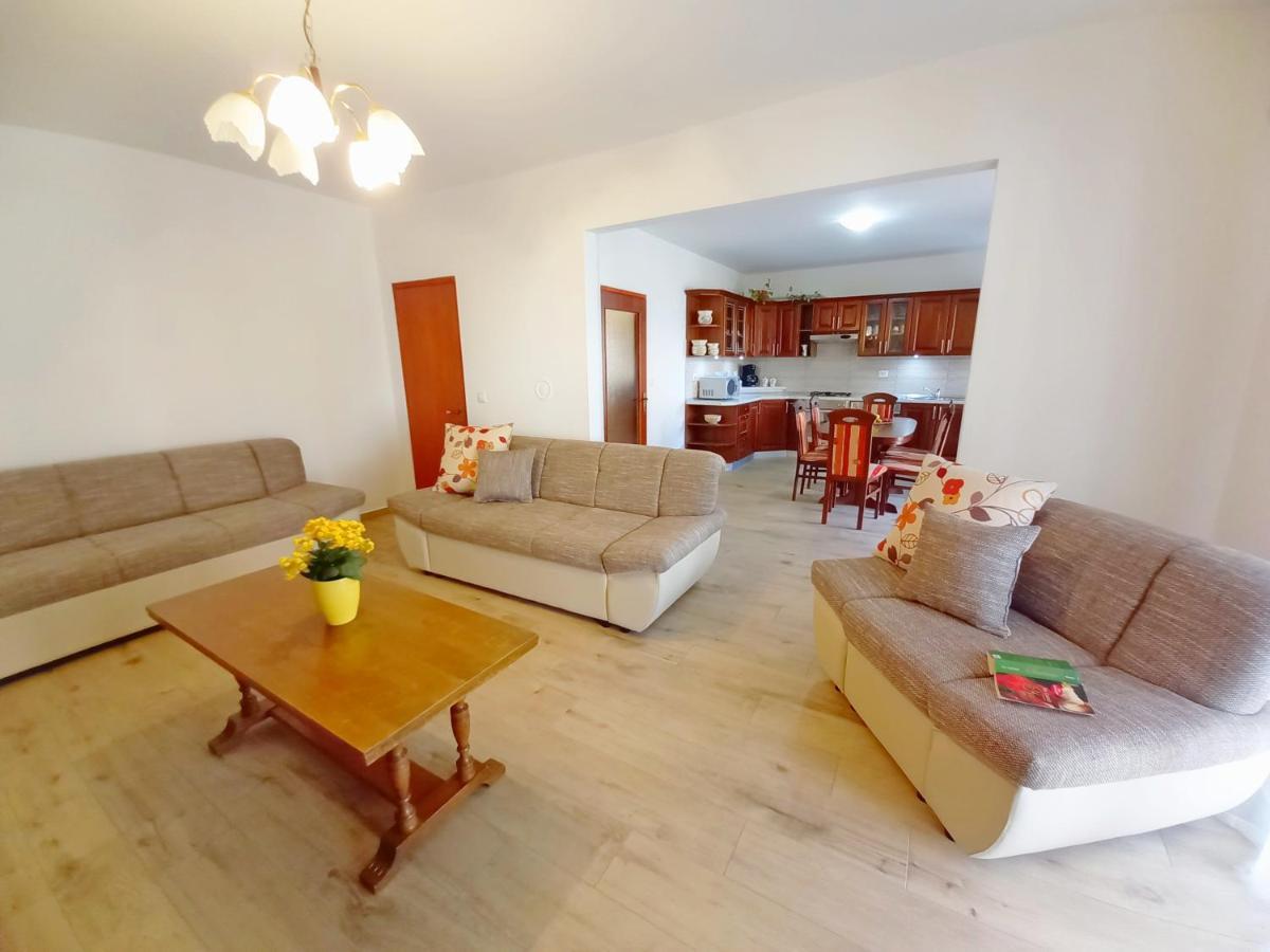 Apartments Tina & Denis Pula Ngoại thất bức ảnh