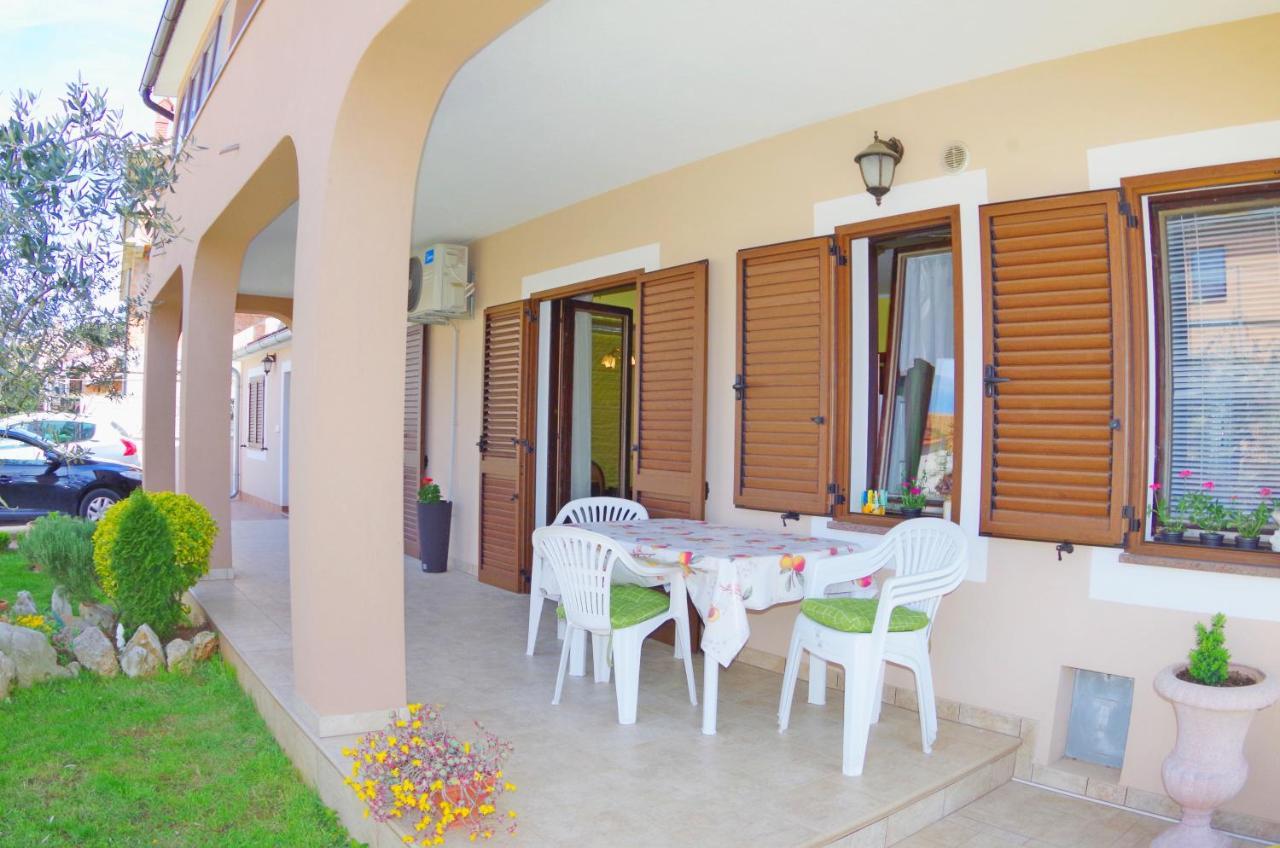 Apartments Tina & Denis Pula Ngoại thất bức ảnh