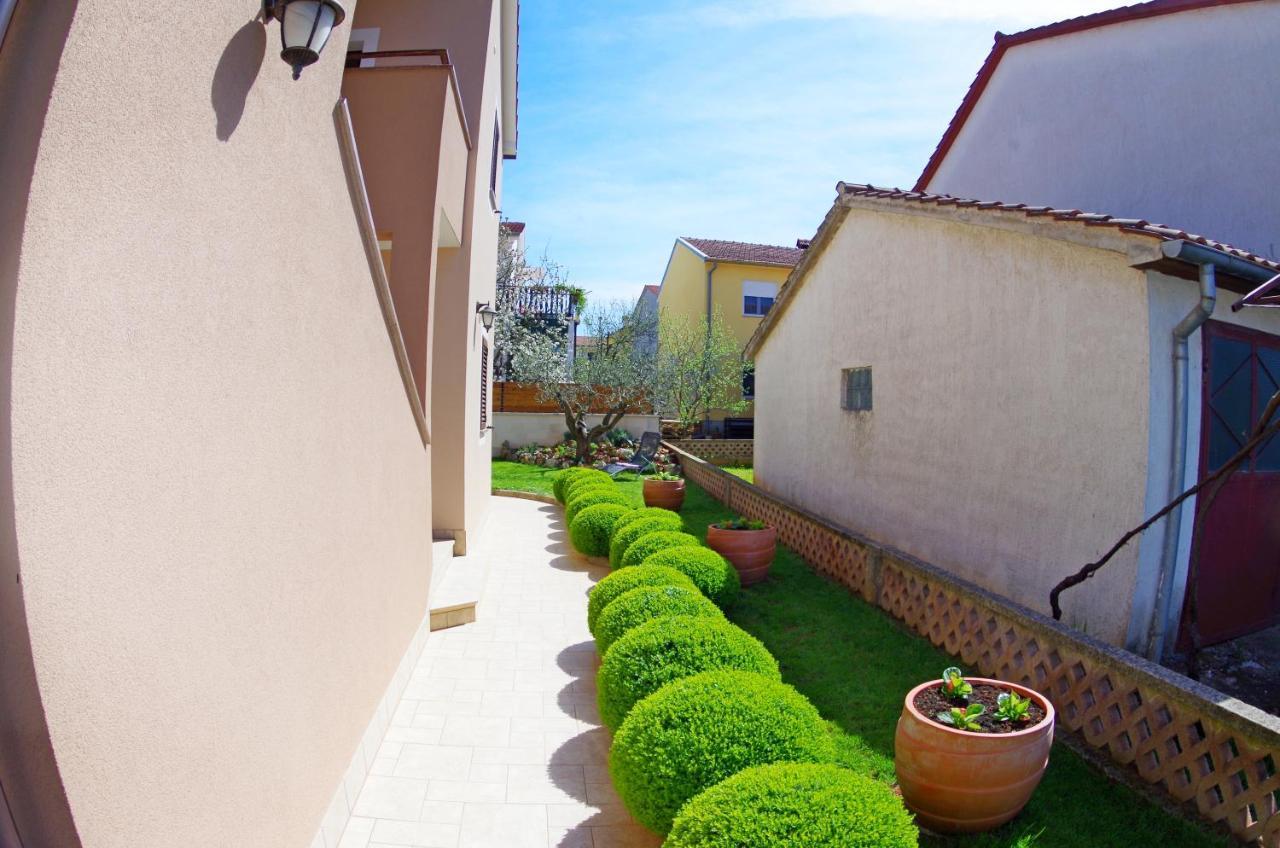 Apartments Tina & Denis Pula Ngoại thất bức ảnh
