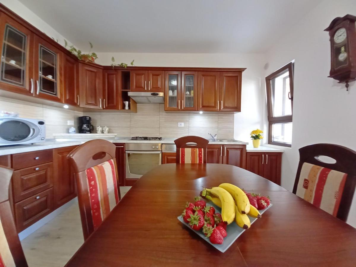 Apartments Tina & Denis Pula Ngoại thất bức ảnh